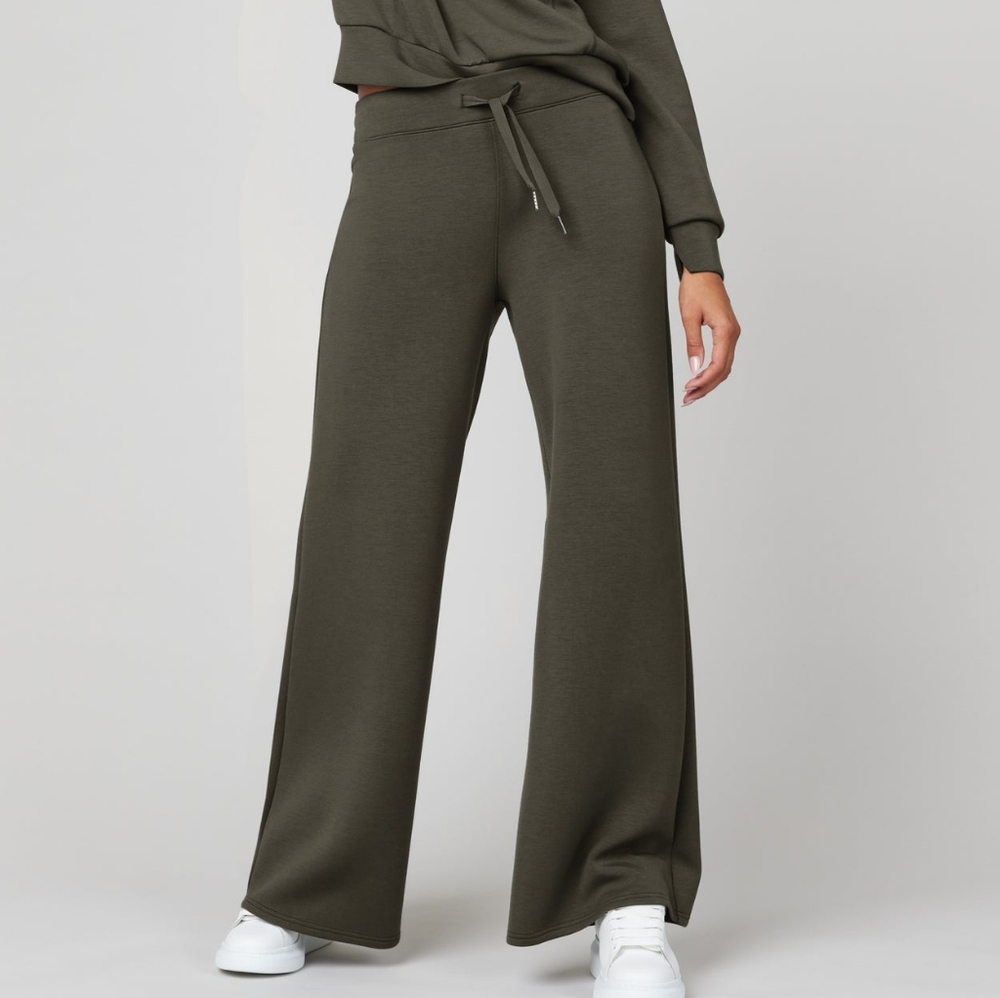 Spanx AirEssentials Wide Leg Pant